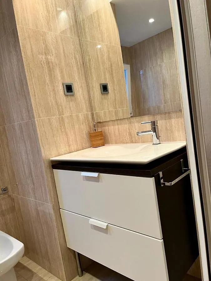 Large Apartment Near Fira And City Center L’Hospitalet de Llobregat 0*,