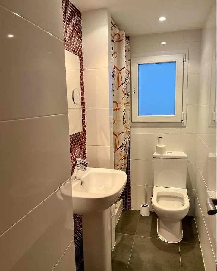 Large Apartment Near Fira And City Center L’Hospitalet de Llobregat