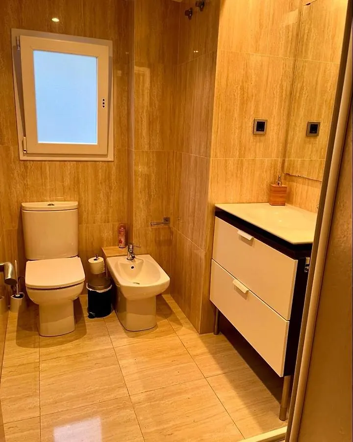 Large Apartment Near Fira And City Center L’Hospitalet de Llobregat