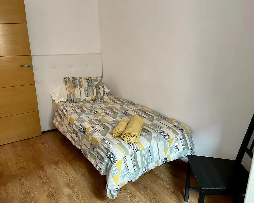 Large Apartment Near Fira And City Center L’Hospitalet de Llobregat